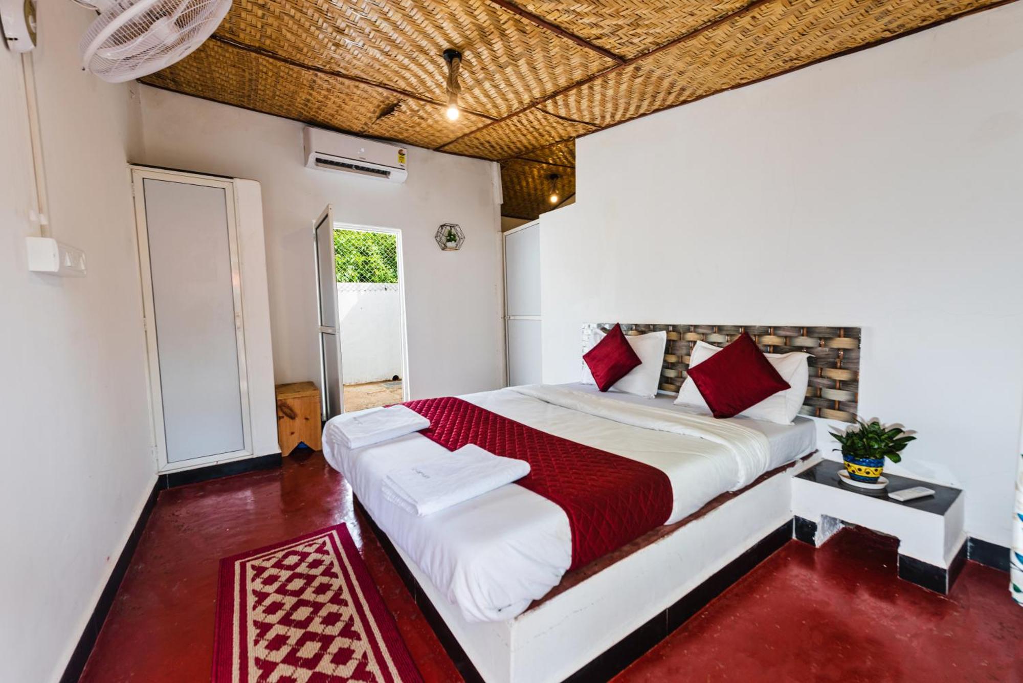 Hotel La Paulo'S Near Beach Resort Morjim Εξωτερικό φωτογραφία
